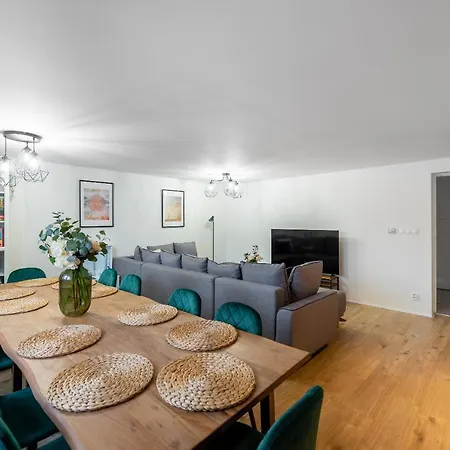 Kutnohorska Vyhlidka Chalet *